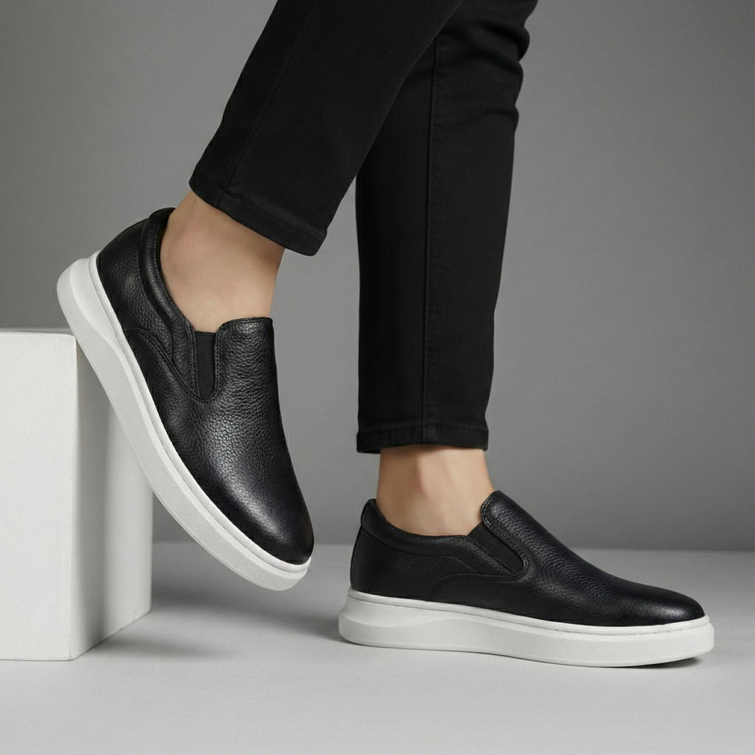 Buty ze skóry licowej FAIRFORD w kolorze czarnym