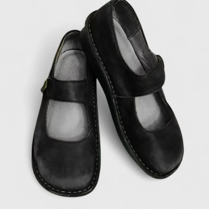 Buty z paskiem klamrowym BEATRIX